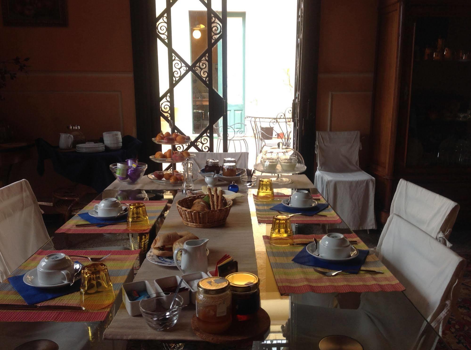 B&B Di Charme Camelie Palazzo Nicotra Riposto Exterior photo