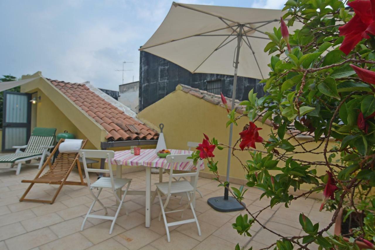 B&B Di Charme Camelie Palazzo Nicotra Riposto Exterior photo