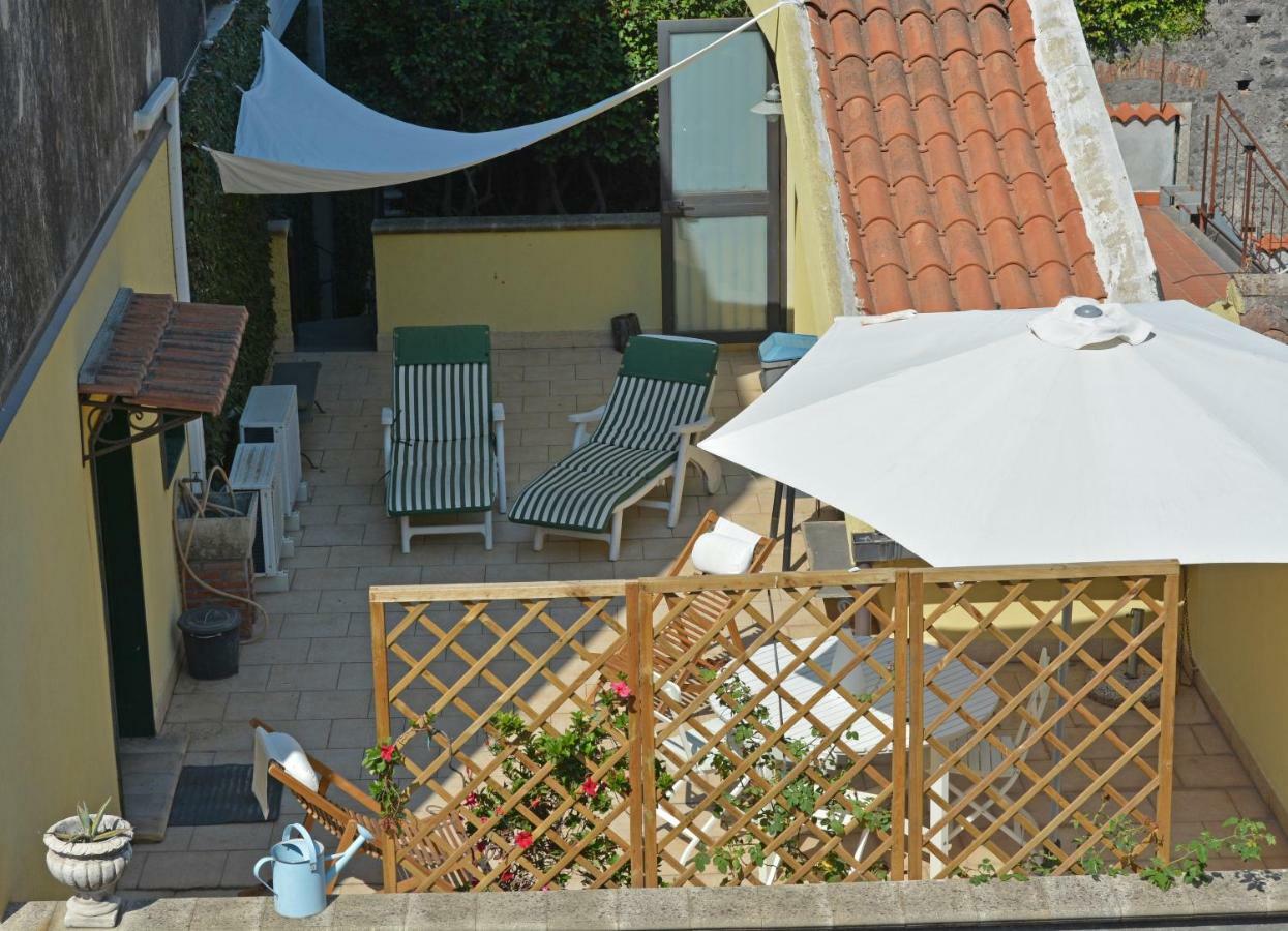 B&B Di Charme Camelie Palazzo Nicotra Riposto Exterior photo