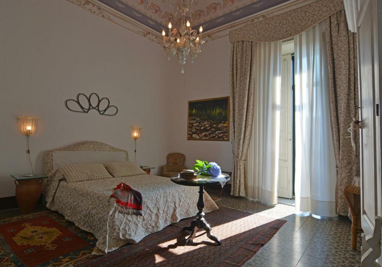B&B Di Charme Camelie Palazzo Nicotra Riposto Exterior photo