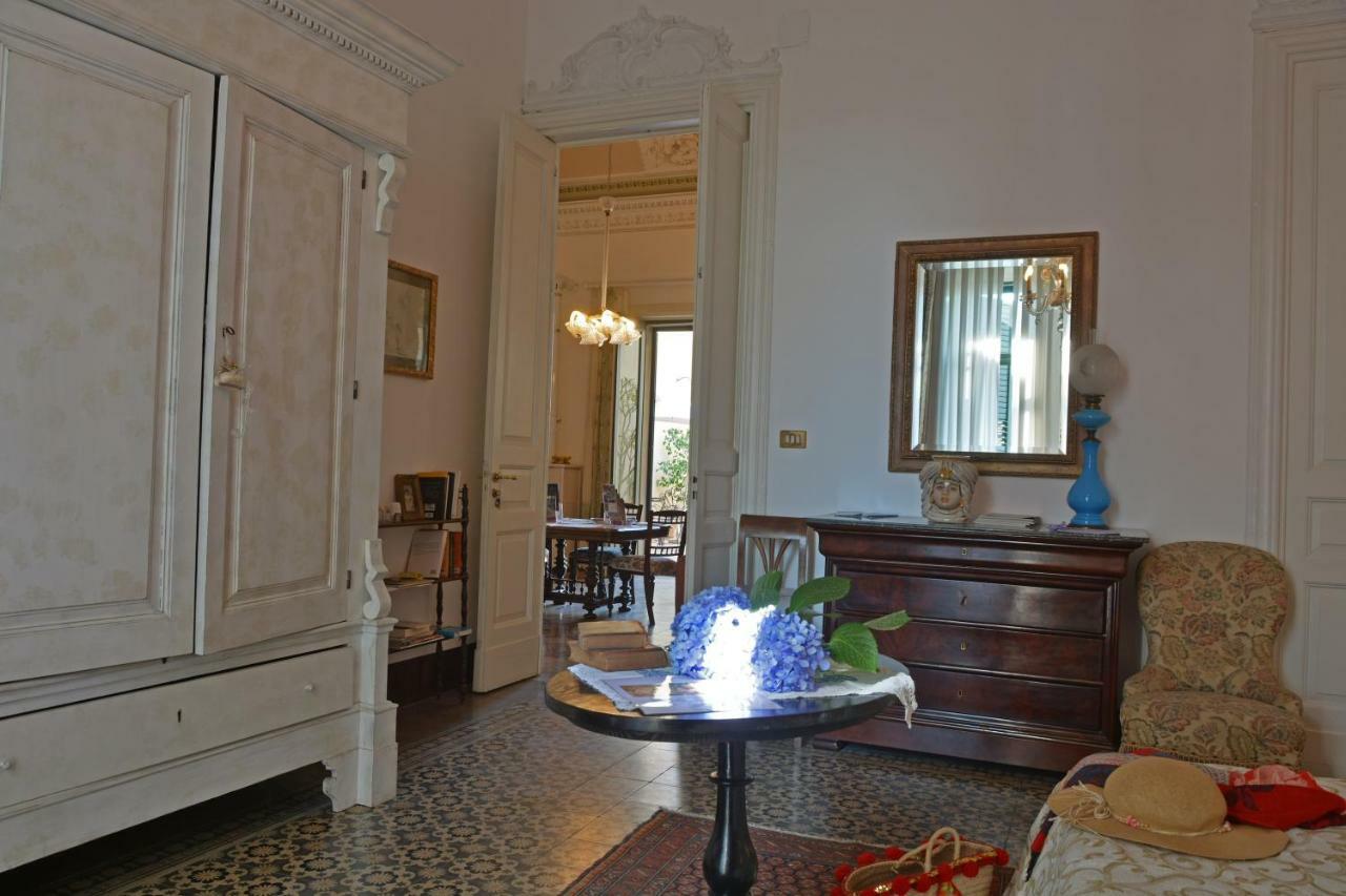 B&B Di Charme Camelie Palazzo Nicotra Riposto Exterior photo