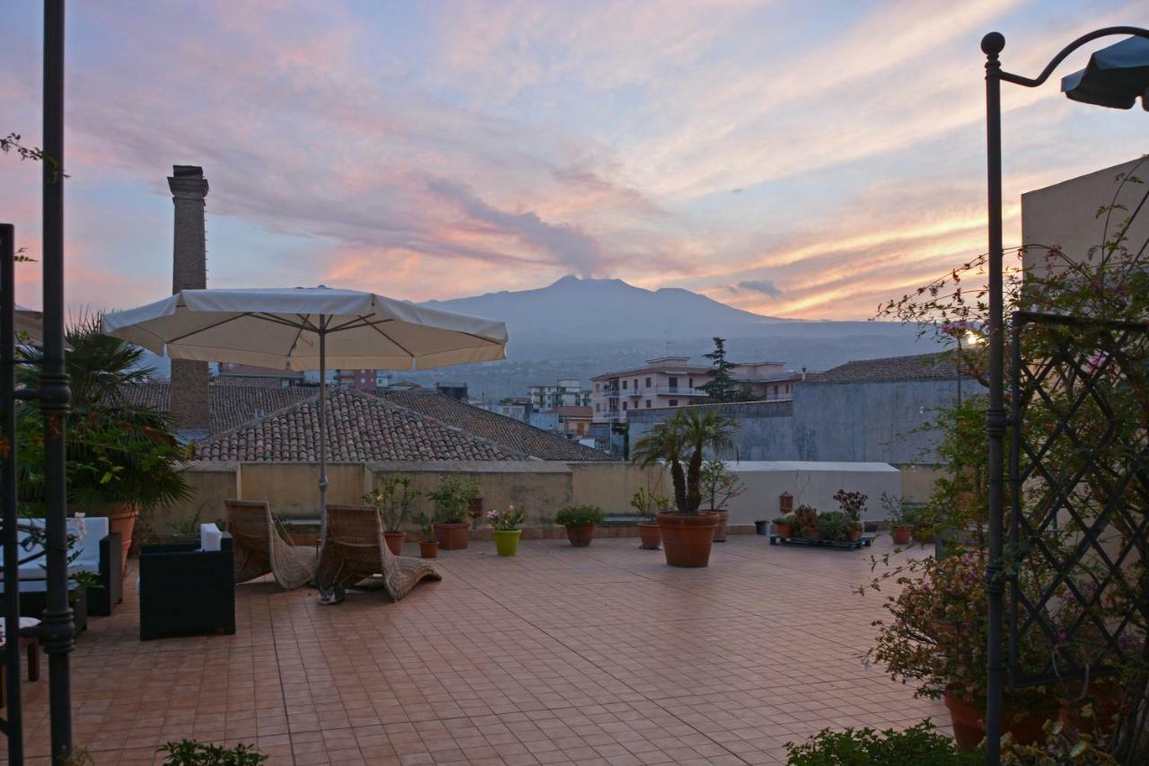 B&B Di Charme Camelie Palazzo Nicotra Riposto Exterior photo