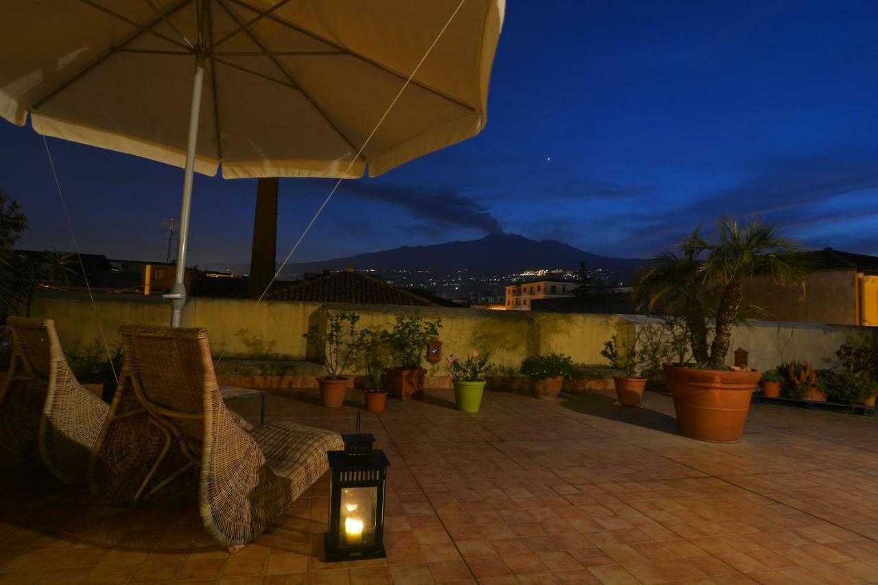 B&B Di Charme Camelie Palazzo Nicotra Riposto Exterior photo